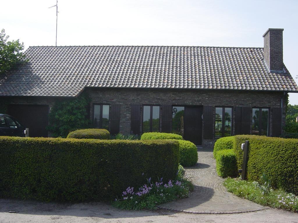 B&B Huize Bex Pelt Luaran gambar